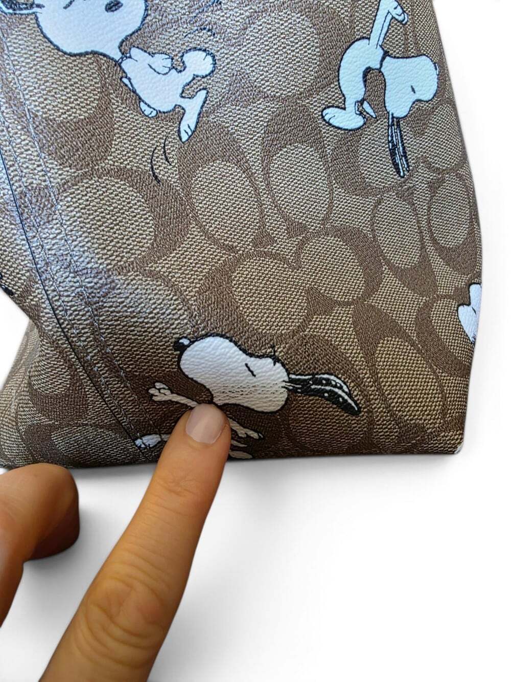 Coach x Peanuts Snoopy City Tote Signature Coated Canvas Brown Black Rare - Picture 12 of 16